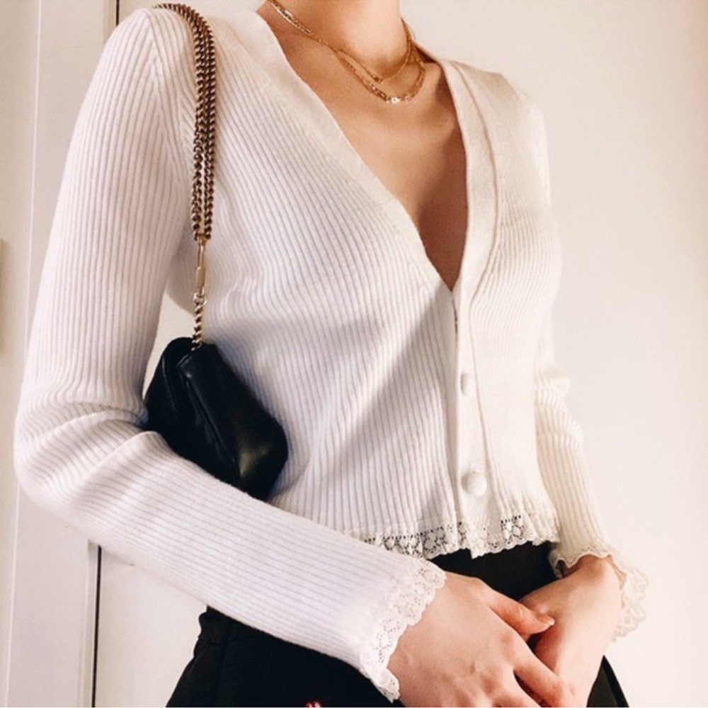 NWT For Love & Lemons Nina Ivory
Lace Trim Cropped Cardigan (Small)